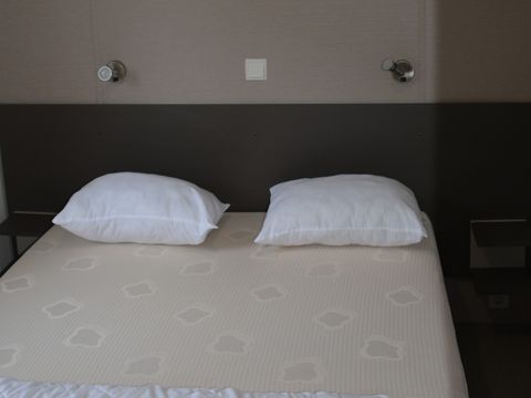 MOBILHOME 8 personnes - 003 (3 chambres, 2 salle d'eau) - Clim, TV, Lave-vaisselle, Lave-linge - Terrasse