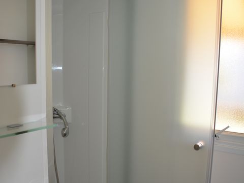 MOBILHOME 8 personnes - 003 (3 chambres, 2 salle d'eau) - Clim, TV, Lave-vaisselle, Lave-linge - Terrasse