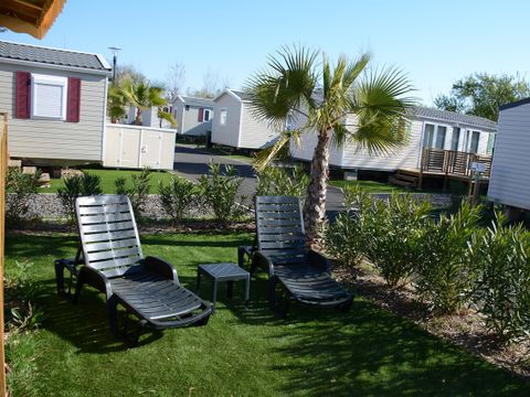MOBILHOME 8 personnes - 003 (3 chambres, 2 salle d'eau) - Clim, TV, Lave-vaisselle, Lave-linge - Terrasse
