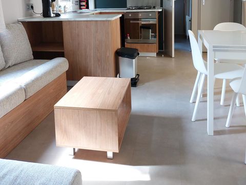 MOBILHOME 4 personnes - 004 (2 chambres, 2 salle d'eau) - Clim, TV, Lave-vaisselle, Lave-linge - Terrasse