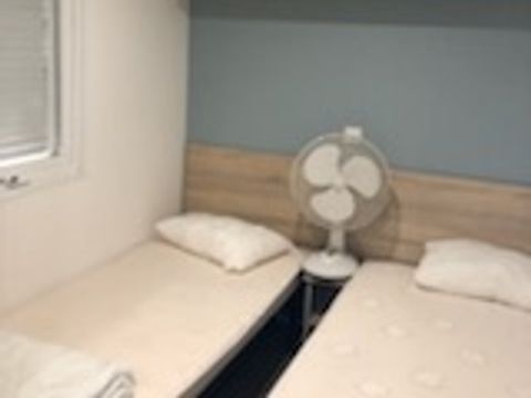 MOBILHOME 6 personnes - 005 (3 chambres, 2 salle d'eau) - Clim, TV, Lave-vaisselle, Lave-linge - Terrasse