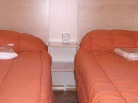 BUNGALOW 4 personnes - En Bois