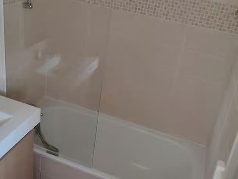 APPARTEMENT 3 personnes - Premium Cottage  Ch. 2 Adultes + 1 Enfant Coin nuit Vue imprenable Terrasse Clim