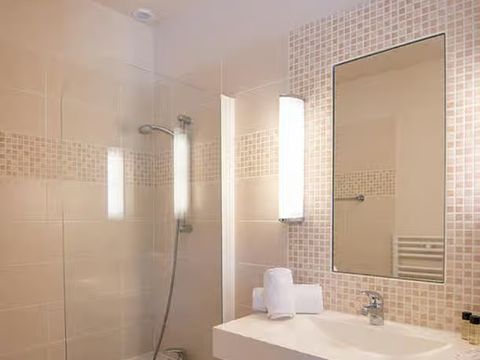 APPARTEMENT 4 personnes - Premium Cottage Duplex 2 chambres 2 Adultes + 2 Enfants Vue impren Terrasse Climatisation