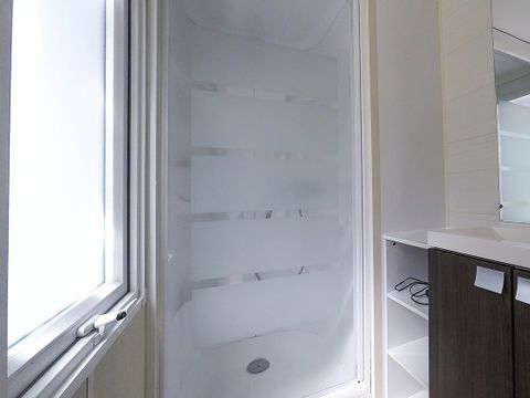 MOBILHOME 6 personnes - Classic XL | 3 Ch. | 6 Pers. | Terrasse surélevée | Clim. | TV