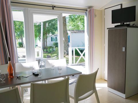 MOBILHOME 6 personnes - Classic XL | 3 Ch. | 6 Pers. | Terrasse surélevée | Clim. | TV