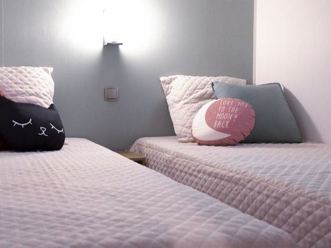 MOBILHOME 6 personnes - Mobil-home | Comfort XL | 3 Ch. | 6 Pers. | Terrasse surélevée | Clim. | TV