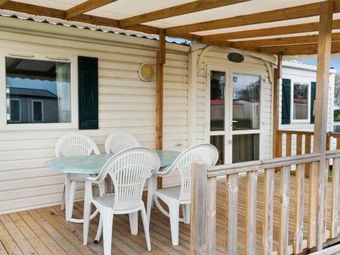 MOBILHOME 4 personnes - PMR | Comfort | 2 Ch. | 4 Pers. | Terrasse surélevée non couverte | Clim.
