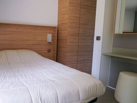 MOBILHOME 4 personnes - Comfort | 2 Ch. | 4 Pers. | Terrasse surélevée non couverte | Clim. | TV