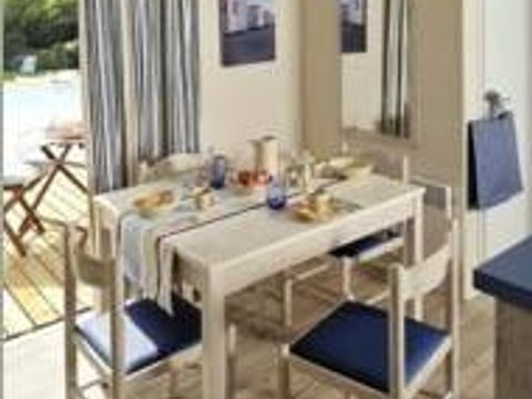 MOBILHOME 6 personnes - Comfort | 3 Ch. | 6 Pers. | Terrasse surélevée | Clim. | TV