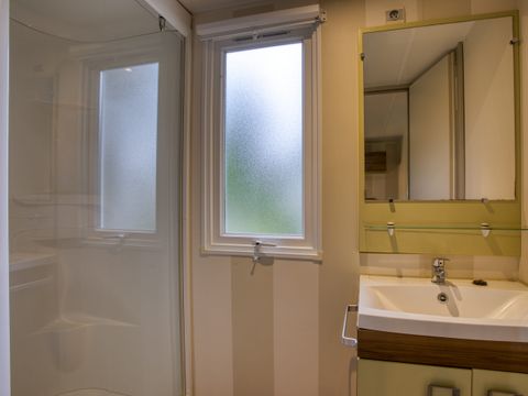 Mobilhome 4/5 personnes - Confort - 2 chambres - Terrasse couverte