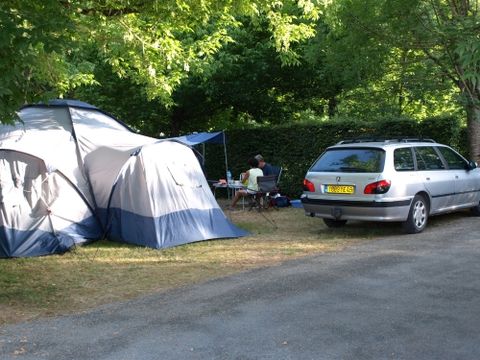 Emplacement - Emplacement 2 personnes avec électricité 2/6 pers