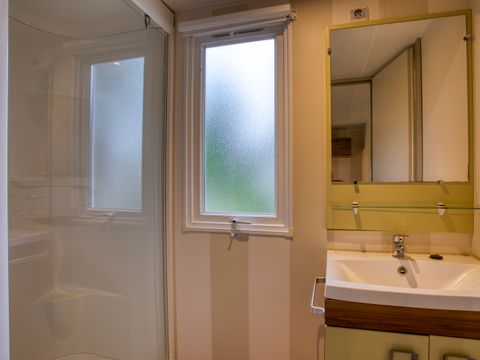 Mobilhome 5/6 personnes - Confort - 2 chambres - Terrasse semi couverte
