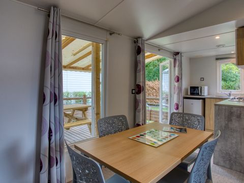 Mobilhome 4/5 personnes - Confort Plus - 2 chambres - Terrasse