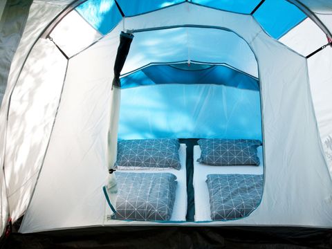 TENTE 3 personnes - Tente avec couchages (sans sanitaires privés)