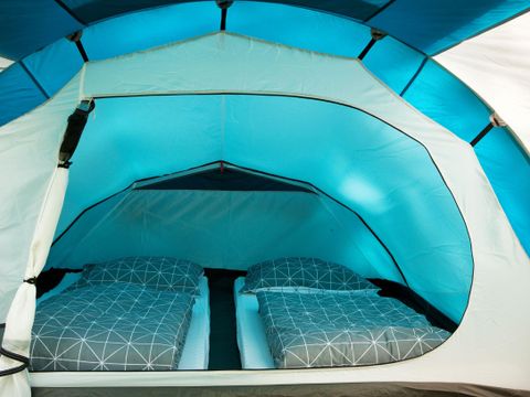 TENTE 3 personnes - Tente avec couchages (sans sanitaires privés)