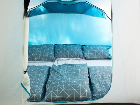 TENTE 3 personnes - Tente avec couchages (sans sanitaires privés)