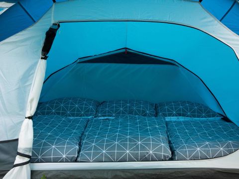 TENTE 3 personnes - Tente avec couchages (sans sanitaires privés)