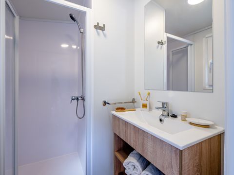 MOBILHOME 10 personnes - Cottage TWIN Cordouan 6 Pièces 10 Personnes Climatisé + TV