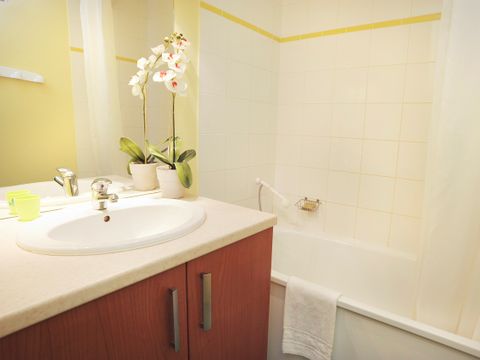 STUDIO 4 personnes - G/364_STUDIO CABINE 4 PERSONNES