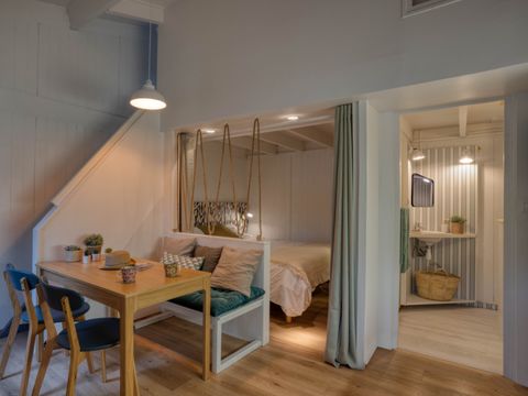 MOBILHOME 8 personnes - Cabane Tribu 8 pers. (2 cabanes de 25m2 face à face)