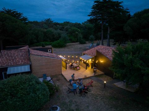 MOBILHOME 8 personnes - Cabane Tribu 8 pers. (2 cabanes de 25m2 face à face)