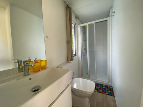 MOBILHOME 4 personnes - CONFORT AVEC DEUX SALLES DE BAINS