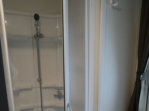 MOBILHOME 6 personnes - 6 PLACES AVEC JARDIN PRIVÈ