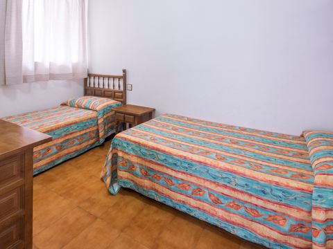 APPARTEMENT 4 personnes - A2 - APTO 2/4 - OCUPADO 4 PERS