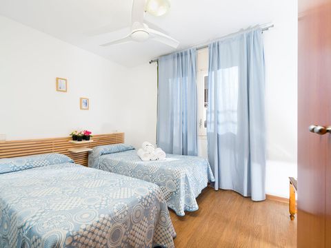 APPARTEMENT 4 personnes - A1 APTO 2+2 V. MONTAÑA SUP.