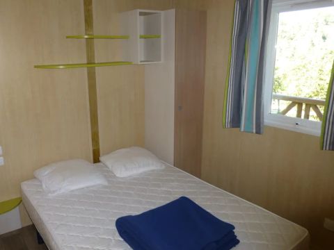 CHALET 4 personnes - Chalet Charmille Confort 24-26.5m² (2 chambres) - Terrasse couverte 12m² - TV 4 pers