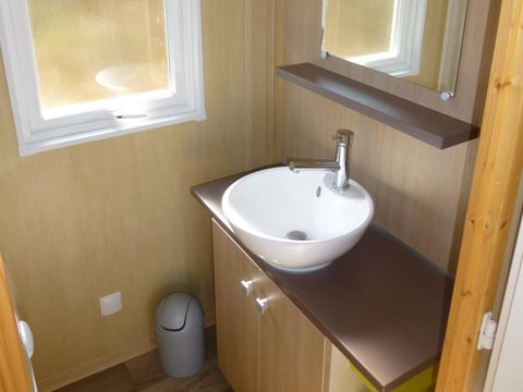 CHALET 4 personnes - Chalet Charmille Confort 24-26.5m² (2 chambres) - Terrasse couverte 12m² - TV 4 pers