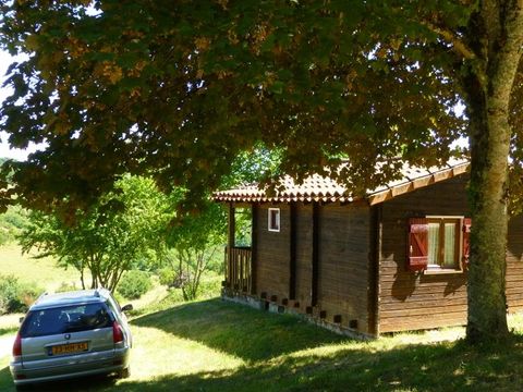 CHALET 4 personnes - Chalet Standard 25m² (2 chambres) 2 adultes et 2 enfants - Terrasse couverte 10m² 2/4 pers