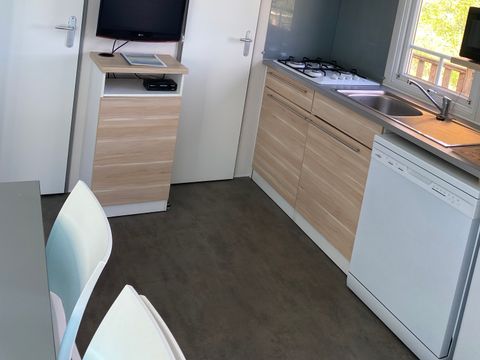 MOBILHOME 6 personnes - Mobil-home Premium 30 m² (3 chambres) terrasse semi-couverte 15m² + TV + LV + Clim 6 pers