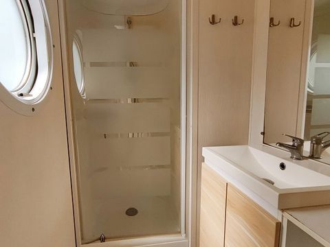 MOBILHOME 6 personnes - Mobil-home Premium 30 m² (3 chambres) terrasse semi-couverte 15m² + TV + LV + Clim 6 pers
