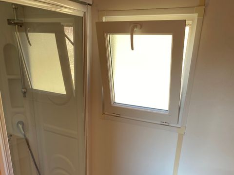 MOBILHOME 5 personnes - Mobil-Home Chêne Confort 23m² (2ch - 5pers) - terrasse couverte 10m2 - samedi/samedi 5 pers