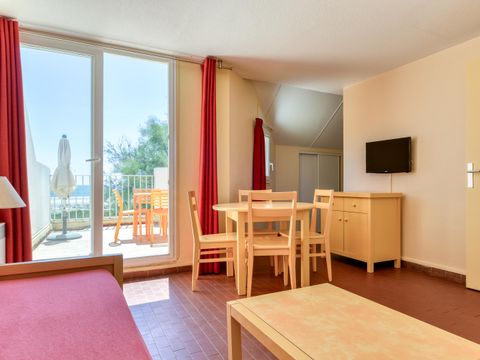 APPARTEMENT 4 personnes - Essentiel Appt Ch. 4 pers Vue impren Front mer Terrasse Etage