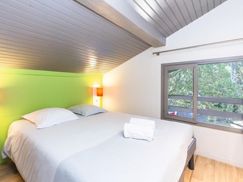 APPARTEMENT 5 personnes - Classique Apt Duplex Chambre 5 personnes Coin nuit Pinède