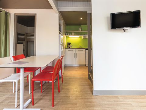 APPARTEMENT 6 personnes - Classique Apt Duplex Chambre 6 personnes Coin nuit Terrasse Pinède