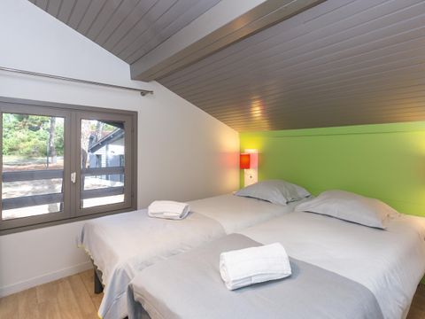 APPARTEMENT 6 personnes - Classique Apt Duplex Chambre 6 personnes Coin nuit Terrasse Pinède
