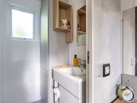 MOBILHOME 4 personnes - Cabane Premium 3 Pièces 4 Personnes Climatisée + TV