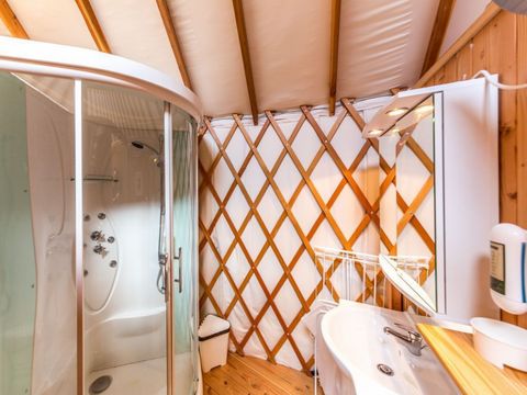 HÉBERGEMENT INSOLITE 6 personnes - Yourte Moyenne 3 Pièces 4/6 personnes Climatisée