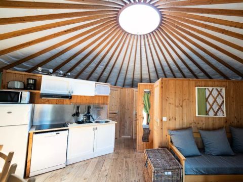 HÉBERGEMENT INSOLITE 8 personnes - Yourte Grande 3 Pièces 6/8 personnes Climatisée