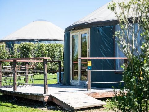 HÉBERGEMENT INSOLITE 8 personnes - Yourte Grande 3 Pièces 6/8 personnes Climatisée