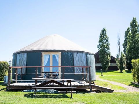 Insolite 4 personnes - Yourte Moyenne 3 Pièces 4/6 personnes Climatisée + Jacuzzi