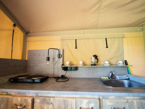 Tente en toile et en bois 4 personnes - Lodge Safari 2 Pièces 4 Personnes (2 adultes + 2 enfants -10 ans) + Jaccuzi