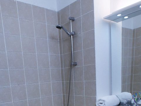 APPARTEMENT 6 personnes - Avec cabine
