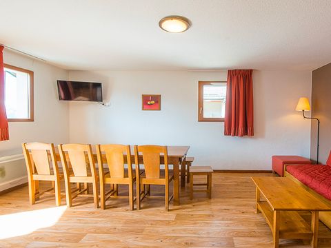 APPARTEMENT 10 personnes - 4 pièces 10 personnes