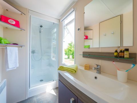 MOBILHOME 4 personnes - Comfort XL | 2 Ch. | 4 Pers. | Terrasse surélevée | Clim. | TV