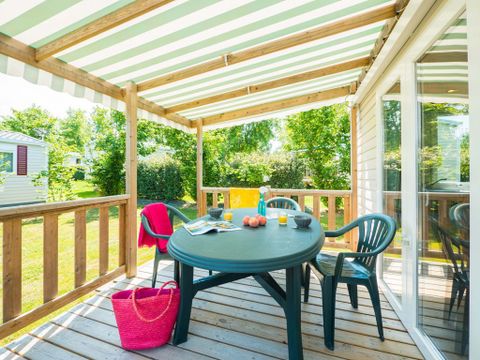 MOBILHOME 4 personnes - Comfort XL | 2 Ch. | 4 Pers. | Terrasse surélevée | Clim. | TV